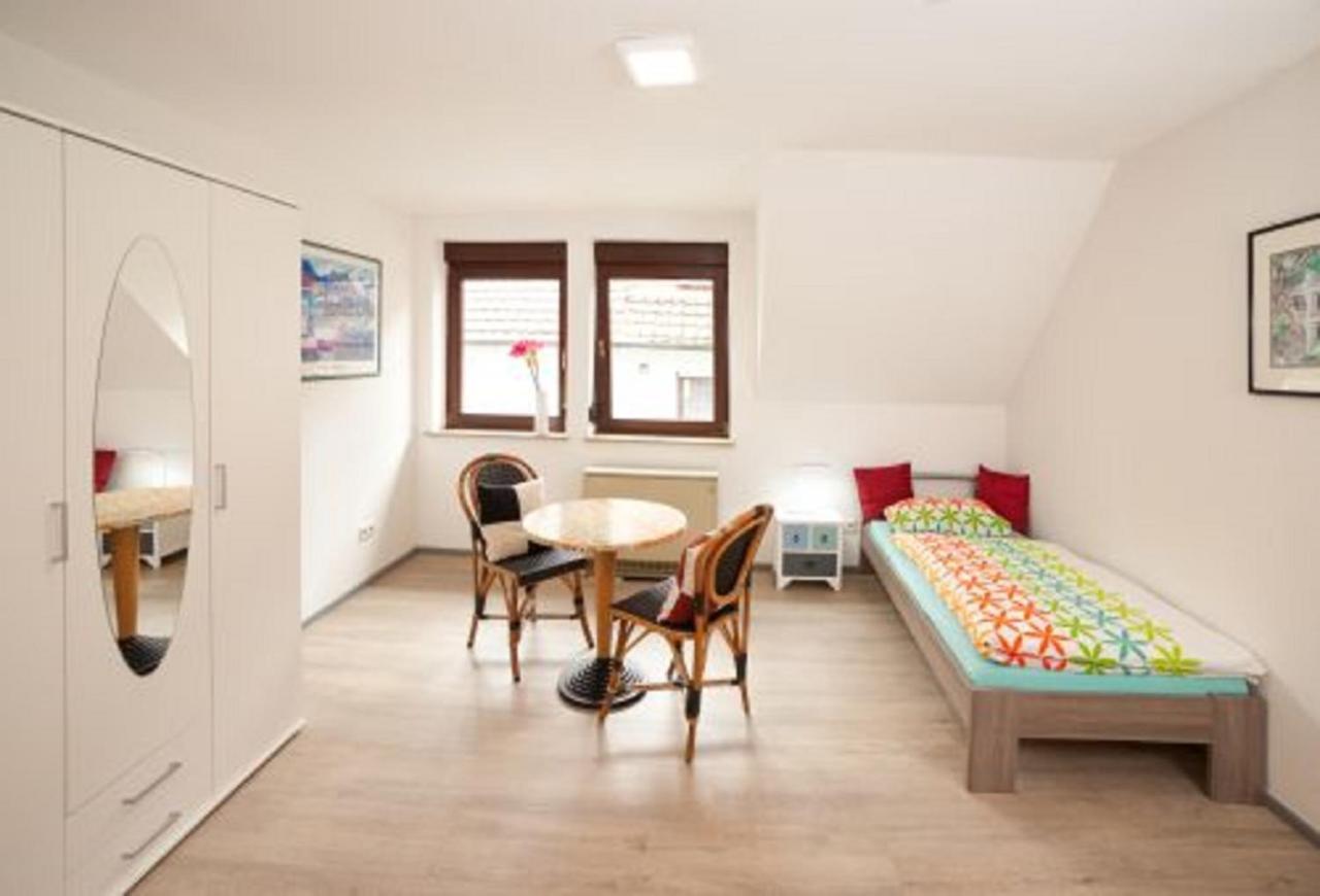 Haus Haas Zimmer&Fewo Lägenhet Lauda-Königshofen Exteriör bild