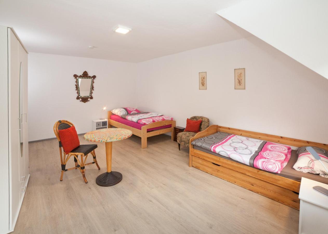 Haus Haas Zimmer&Fewo Lägenhet Lauda-Königshofen Exteriör bild